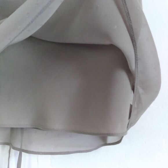 LOFT Gray Ruffle V-Neck Blouse Size 10 - Picture 7 of 9